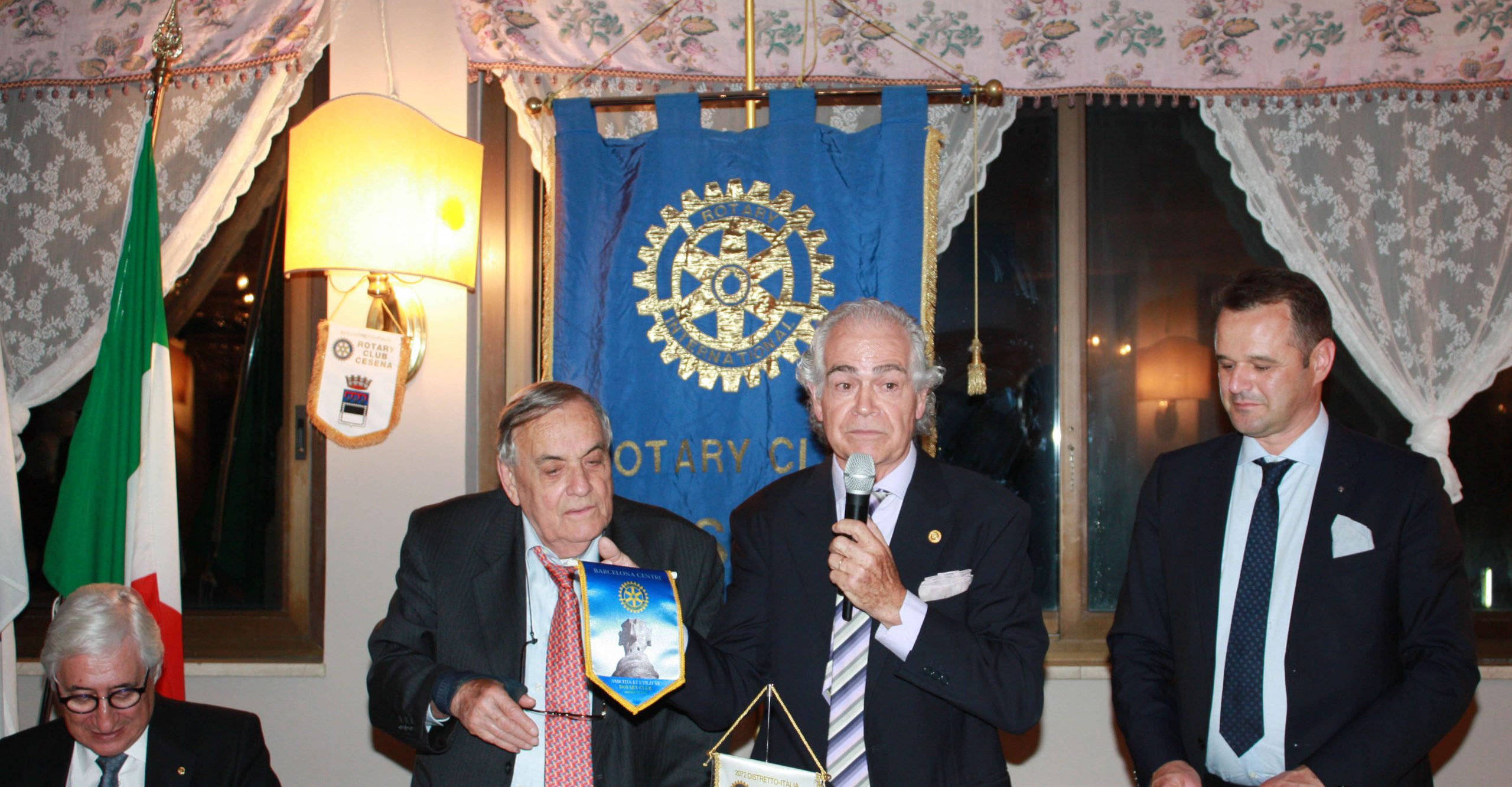 da sinistra il Governatore Alberto Faus Almiñana, Domenico Scarpellini, il Presidente Francisco Roca Gonzalez e Rocco De Lucia